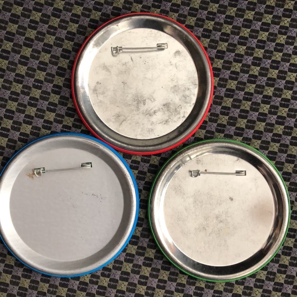 Vintage Walt Disney World Button Set - 1980s Pins - Donald Goofy Mickey Minnie - Picture 3 of 3